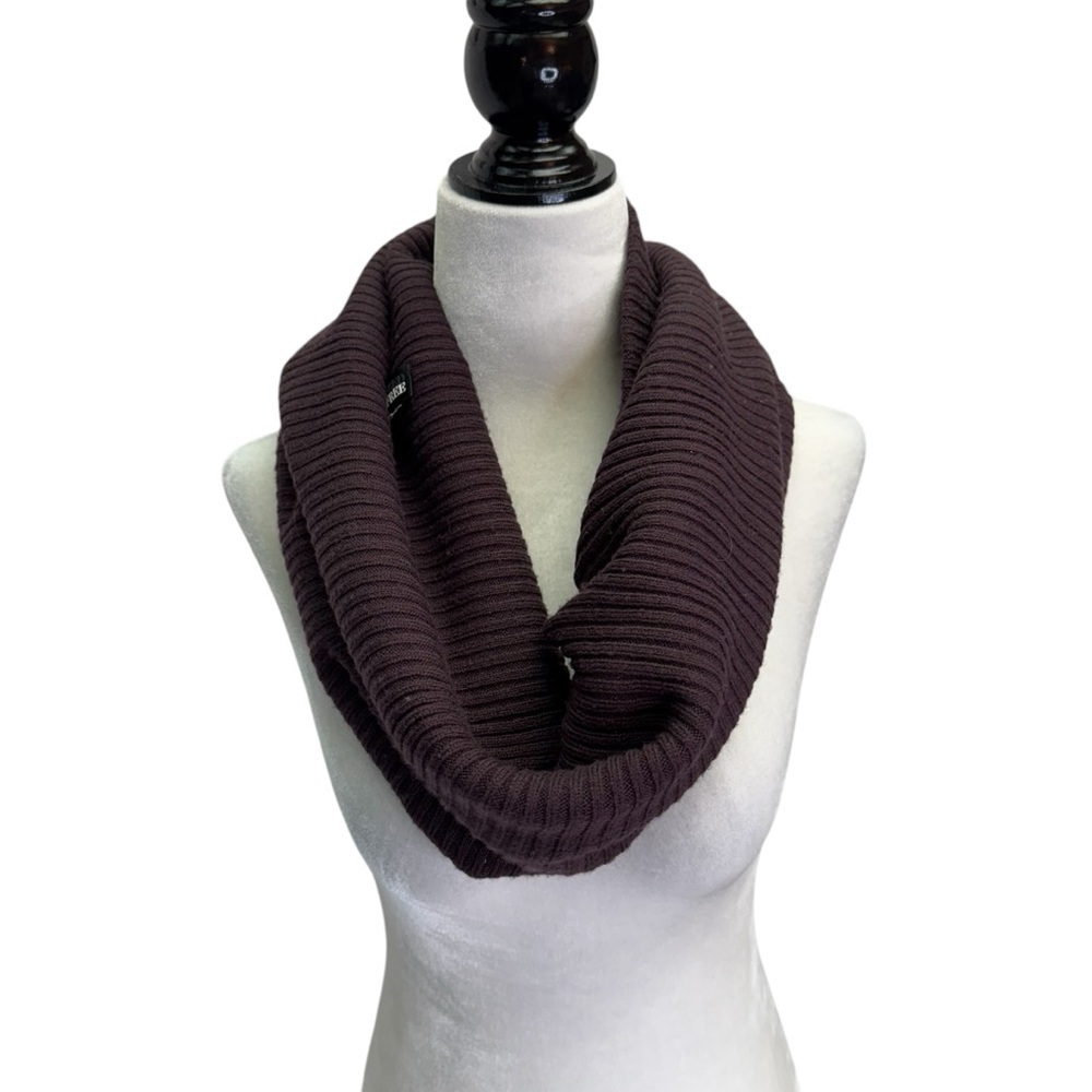 Aritzia is Plum Knit Cowl Neck Loop Scarf O/S